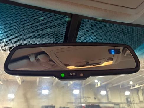 Used 2016 Toyota Camry XLE w/ Moonroof Package FWD image 18