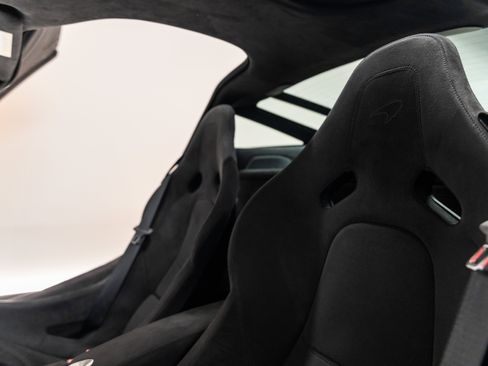 Used 2025 McLaren 750S RWD image 19