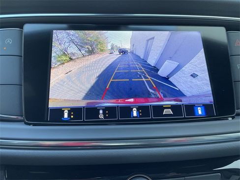 Used 2024 Buick Enclave Premium image 24