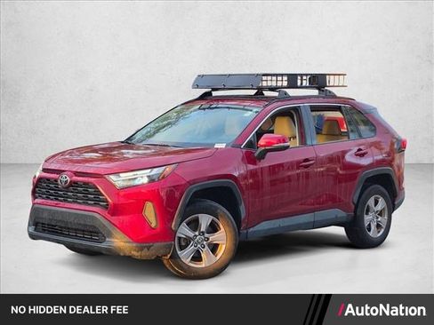 Used 2022 Toyota RAV4 XLE w/ Convenience Package FWD image 1