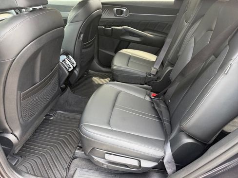 Used 2025 Kia Sorento SX FWD image 14