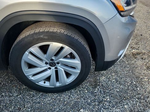 Used 2023 Volkswagen Atlas Cross Sport SE image 2