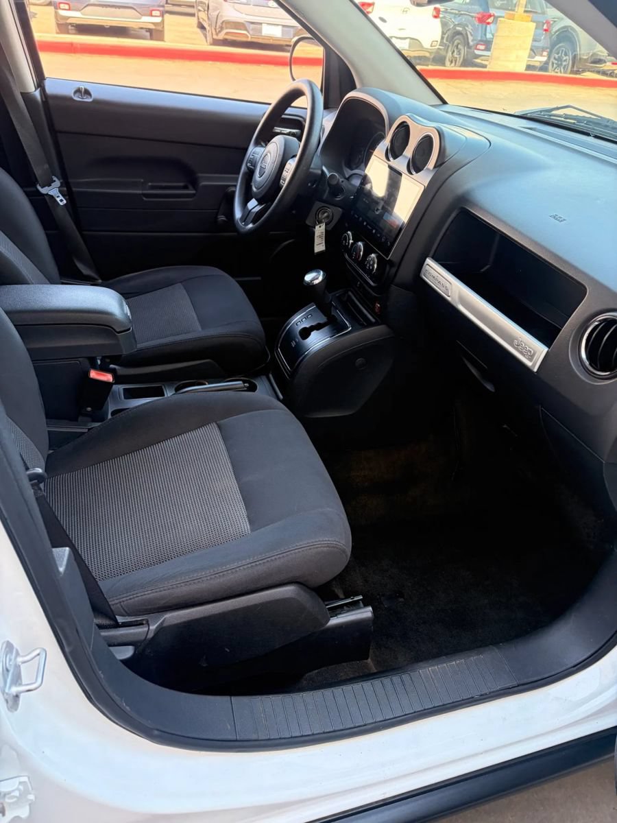 Used 2016 Jeep Compass Sport FWD image 7