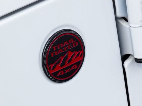 Used 2025 Jeep Wrangler Unlimited Rubicon image 41