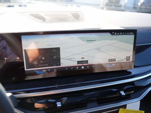 New 2026 BMW X7 M60i w/ Executive Package image 25