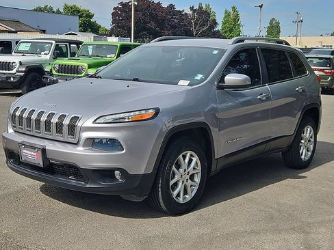 Used 2014 Jeep Cherokee Latitude AWD/4WD image 3