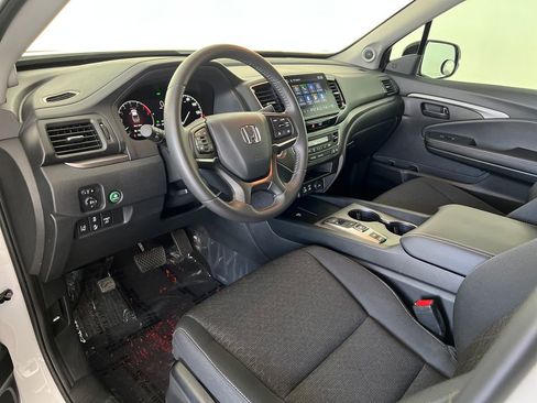 Used 2025 Honda Ridgeline Sport image 19