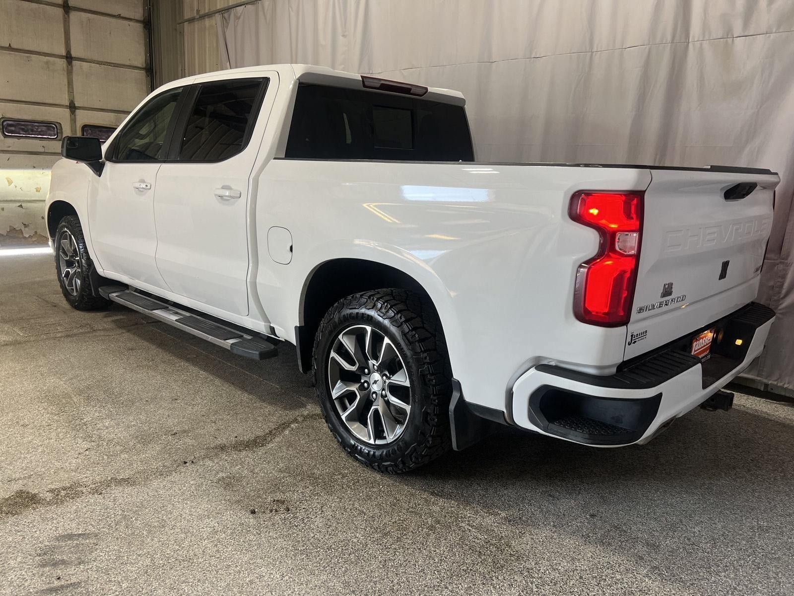Used 2023 Chevrolet Silverado 1500 RST AWD/4WD image 8