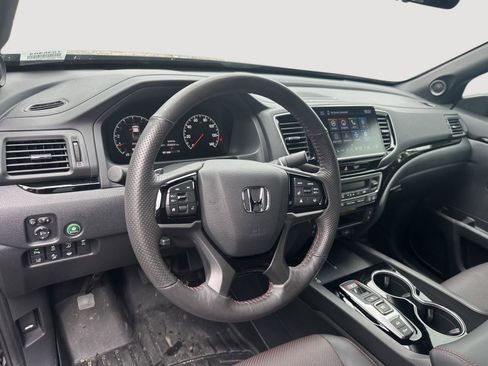 Used 2025 Honda Ridgeline Black Edition image 10