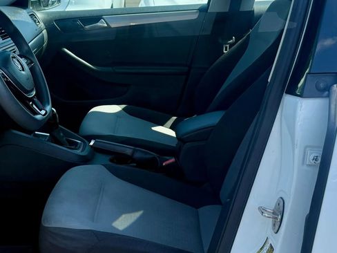 Used 2017 Volkswagen Jetta S image 11