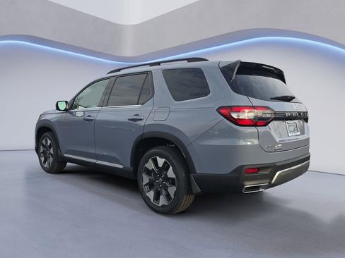 New 2026 Honda Pilot Touring image 3