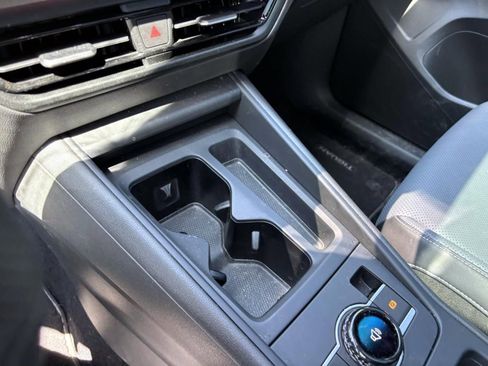 Used 2025 Volkswagen Tiguan SE R-Line image 22