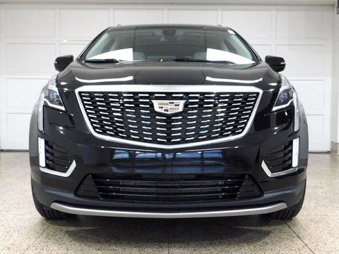 Used 2021 Cadillac XT5 Premium Luxury AWD/4WD image 2