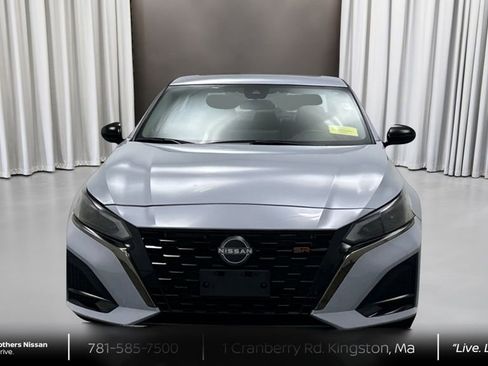 Certified 2024 Nissan Altima 2.5 SR w/ SR Premium Package FWD image 2