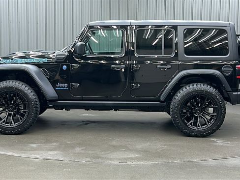 Used 2024 Jeep Wrangler Unlimited Rubicon 4xe w/ Technology Group image 2