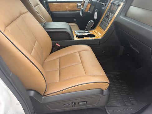 Used 2012 Lincoln Navigator 4WD image 22