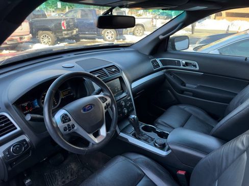 Used 2014 Ford Explorer XLT w/ Equipment Group 202A image 16