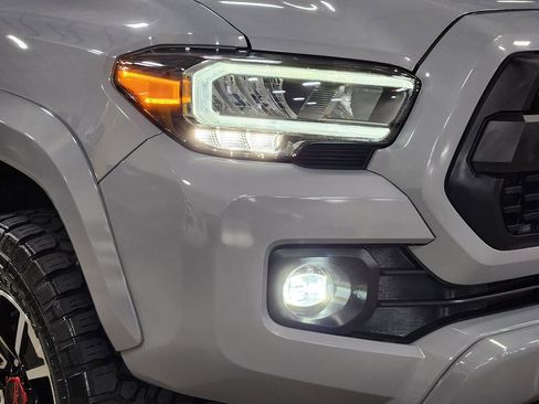 Used 2021 Toyota Tacoma TRD Sport w/ Technology Package RWD image 10