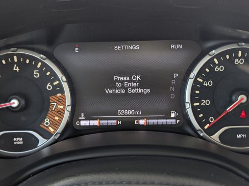 Used 2022 Jeep Renegade Latitude AWD/4WD image 14