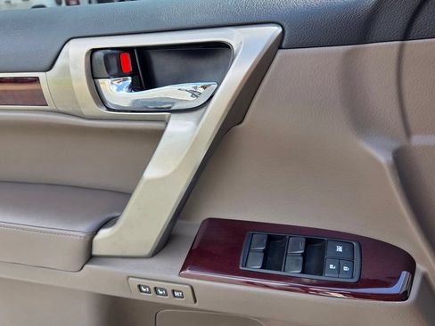 Used 2019 Lexus GX 460 Premium AWD/4WD image 32