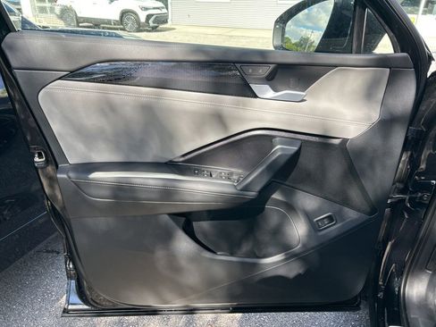 New 2026 Volkswagen Tiguan SE R-Line image 11