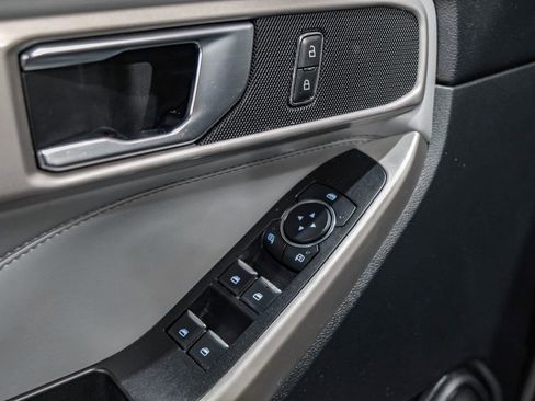 Used 2021 Ford Explorer XLT w/ Equipment Group 202A image 42