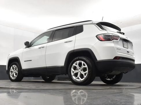 Used 2024 Jeep Compass Latitude AWD/4WD image 12
