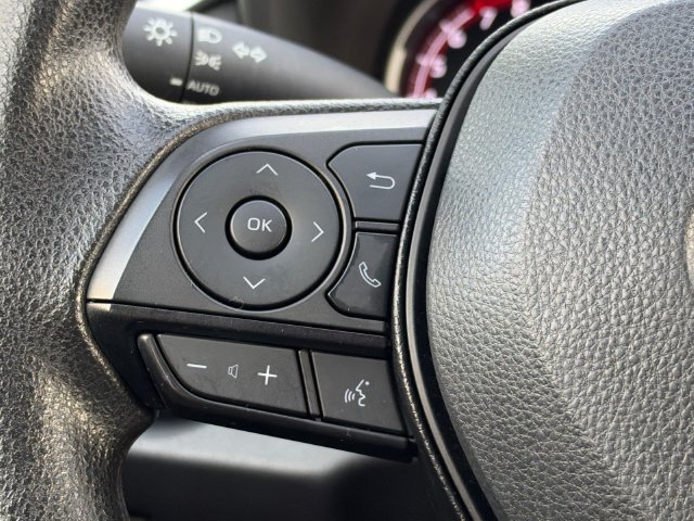 Used 2025 Toyota RAV4 XLE FWD image 21