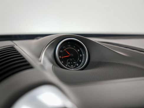 Used 2017 Porsche Cayenne Platinum Edition AWD/4WD image 25