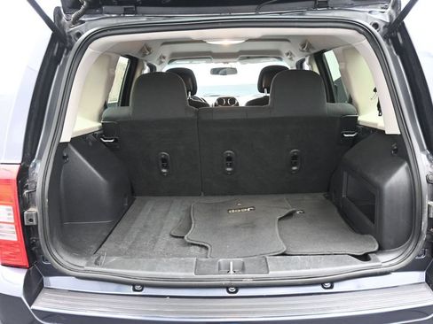 Used 2015 Jeep Patriot Sport w/ Power Value Group FWD image 21