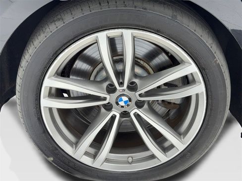 Used 2022 BMW 750i xDrive w/ Luxury Rear Seating Package image 51