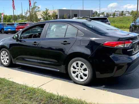 Used 2024 Toyota Corolla LE FWD image 2