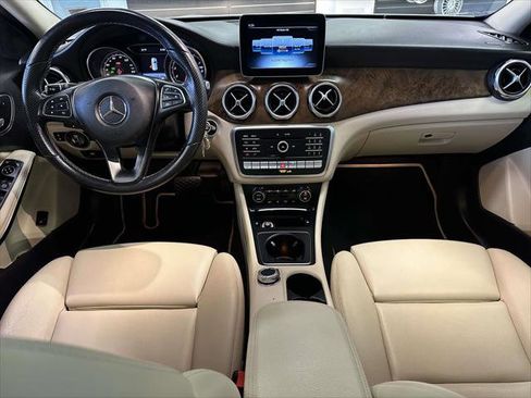 Used 2019 Mercedes-Benz GLA 250 4MATIC image 11