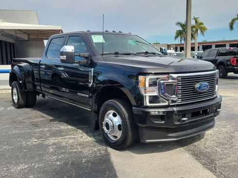 Used 2022 Ford F350 Platinum w/ FX4 Off-Road Package AWD/4WD image 2