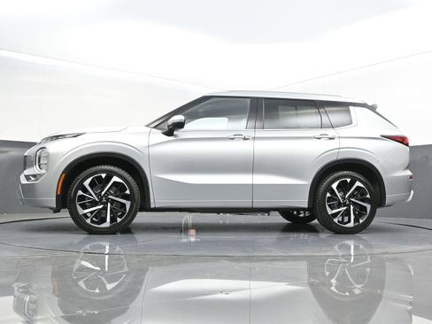 Used 2022 Mitsubishi Outlander SEL image 42