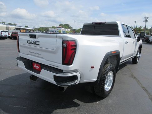Used 2024 GMC Sierra 3500 Denali Ultimate AWD/4WD image 6