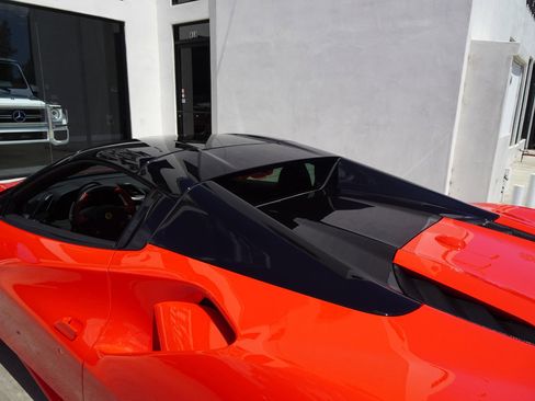 Used 2019 Ferrari 488 Spider RWD image 9