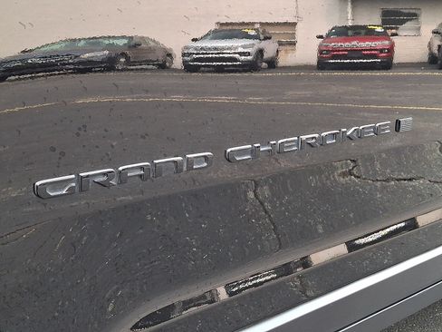 Certified 2021 Jeep Grand Cherokee L Laredo AWD/4WD image 30