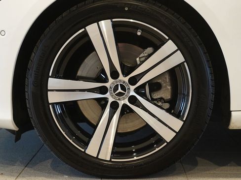 Used 2025 Mercedes-Benz C 300 4MATIC Sedan image 11