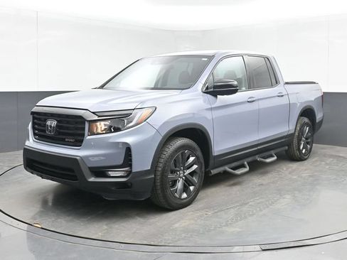 Used 2023 Honda Ridgeline Sport image 5