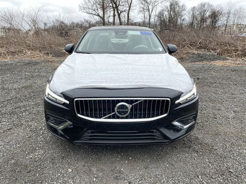 Certified 2023 Volvo S60 B5 Ultimate w/ Climate Package image 3