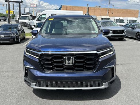Used 2024 Honda Pilot Touring image 3