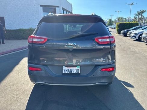 Used 2015 Jeep Cherokee Limited w/ Luxury Group FWD image 8