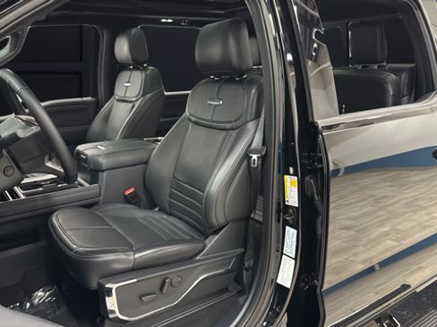 Used 2025 Ford F250 Platinum AWD/4WD image 9