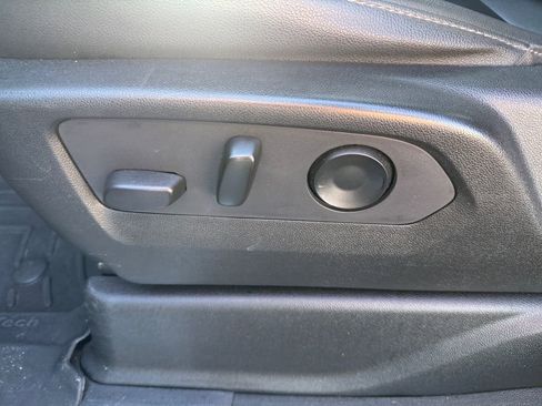 Used 2021 Chevrolet Tahoe Z71 w/ Z71 Off-Road Package image 18