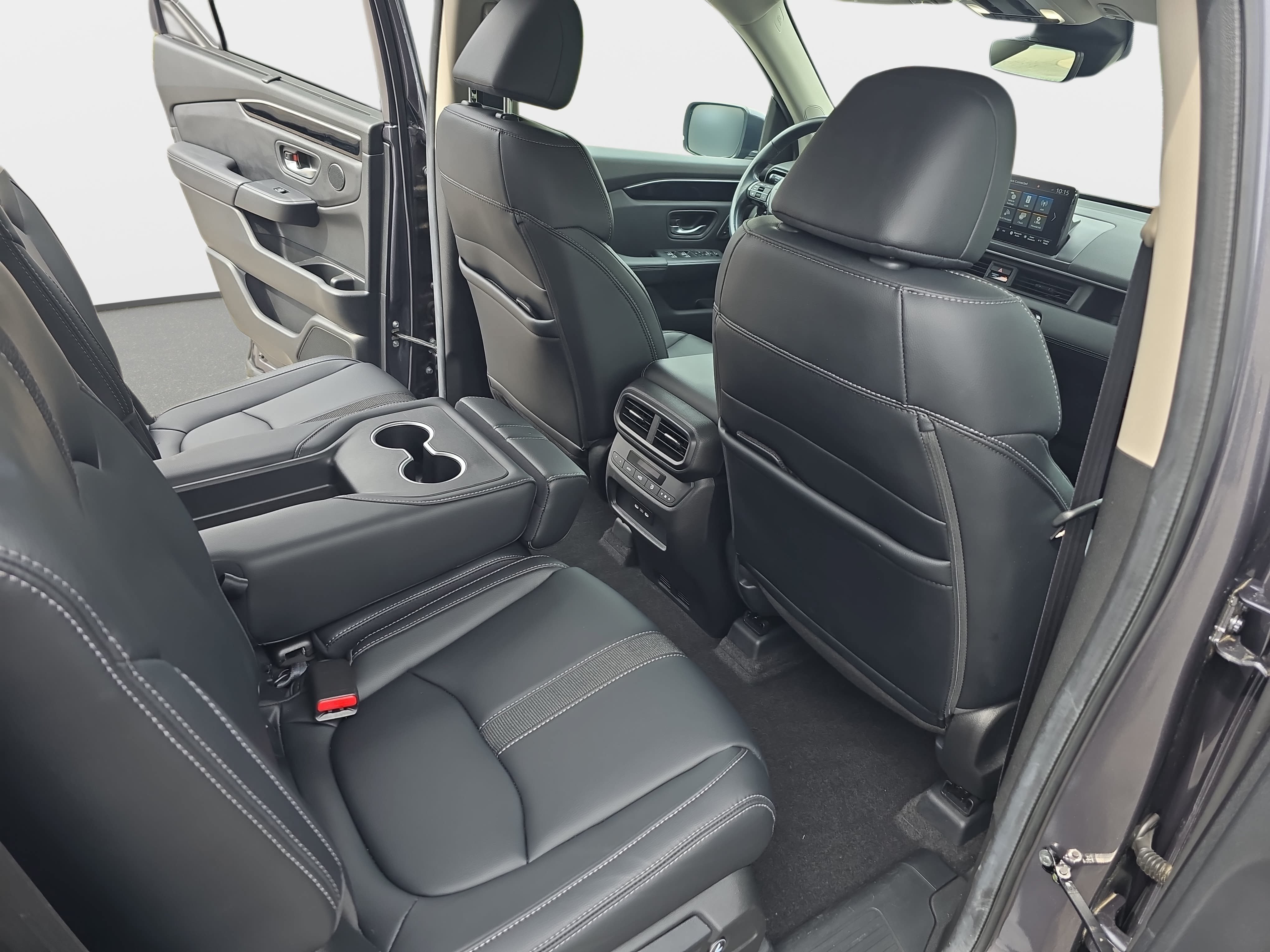 Used 2024 Honda Pilot Touring image 11