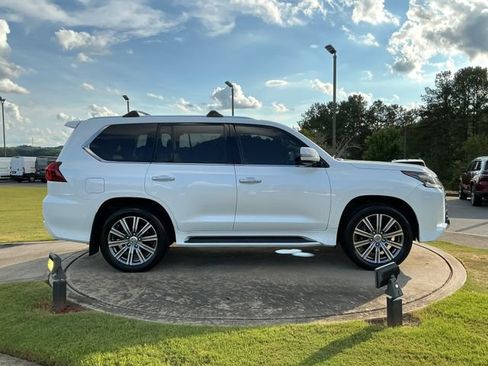Used 2016 Lexus LX 570 4WD w/ Luxury Package image 9