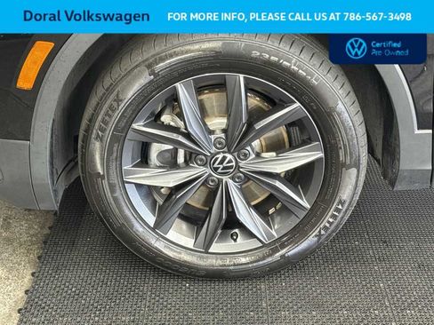 Used 2023 Volkswagen Tiguan SE FWD image 11