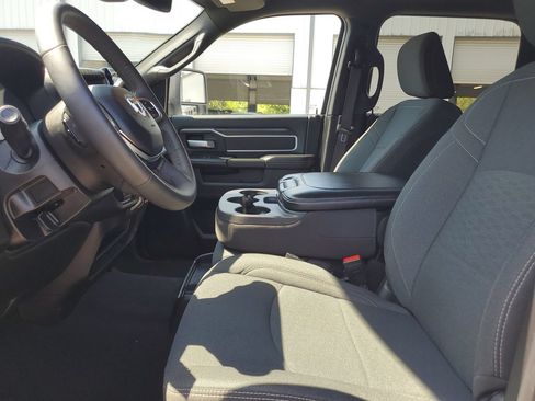 Used 2025 RAM 2500 Big Horn AWD/4WD image 19
