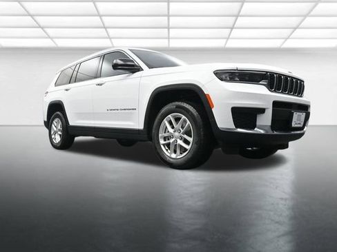New 2025 Jeep Grand Cherokee L Laredo image 18